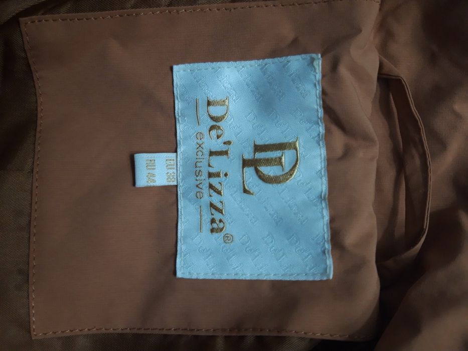 Женская куртка ветровка