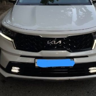 Kia Sarento 2023 yil. Aprel salondan olingan