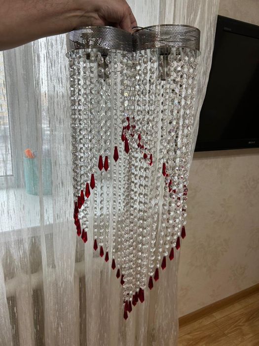 Продам красивую люстру