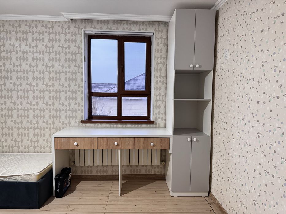 Продается детский шкаф со столом