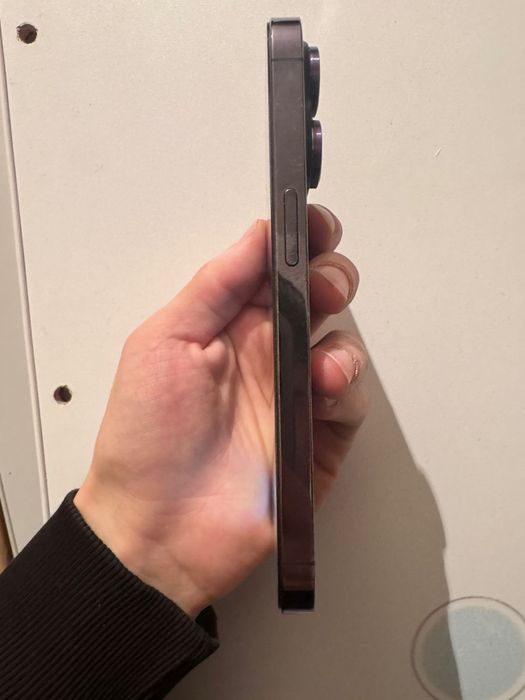 Продам айфон 14 про