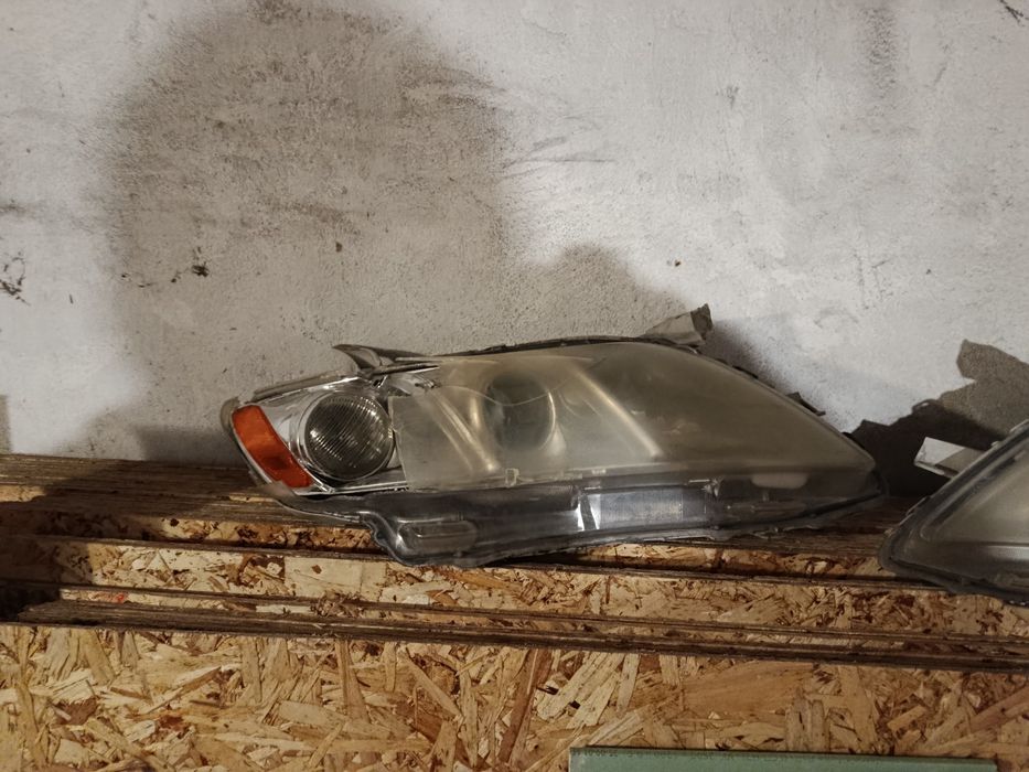 Продам Фары Камри 40