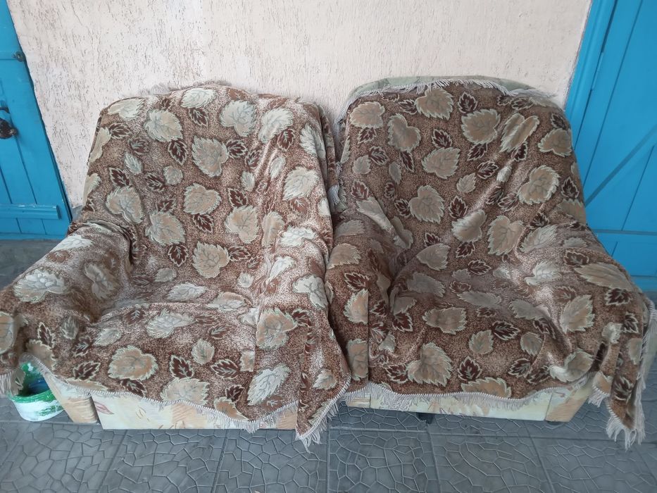 Продам кресла срочно