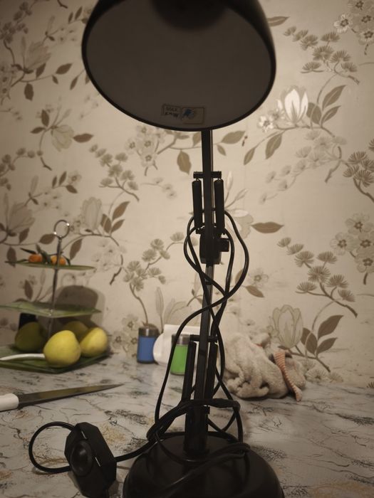 Настольная лампа