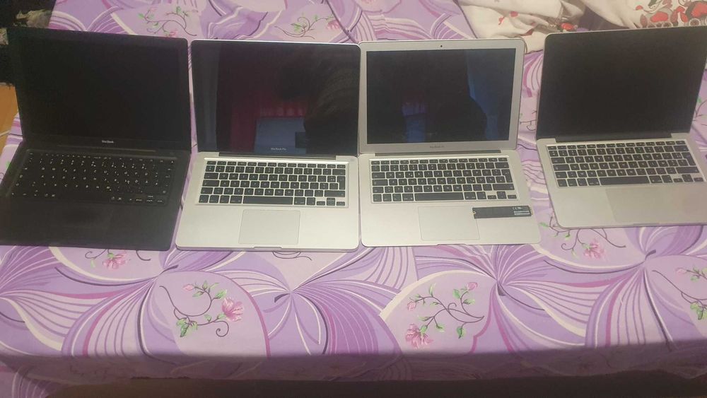 Laptopuri Apple Pro si Air