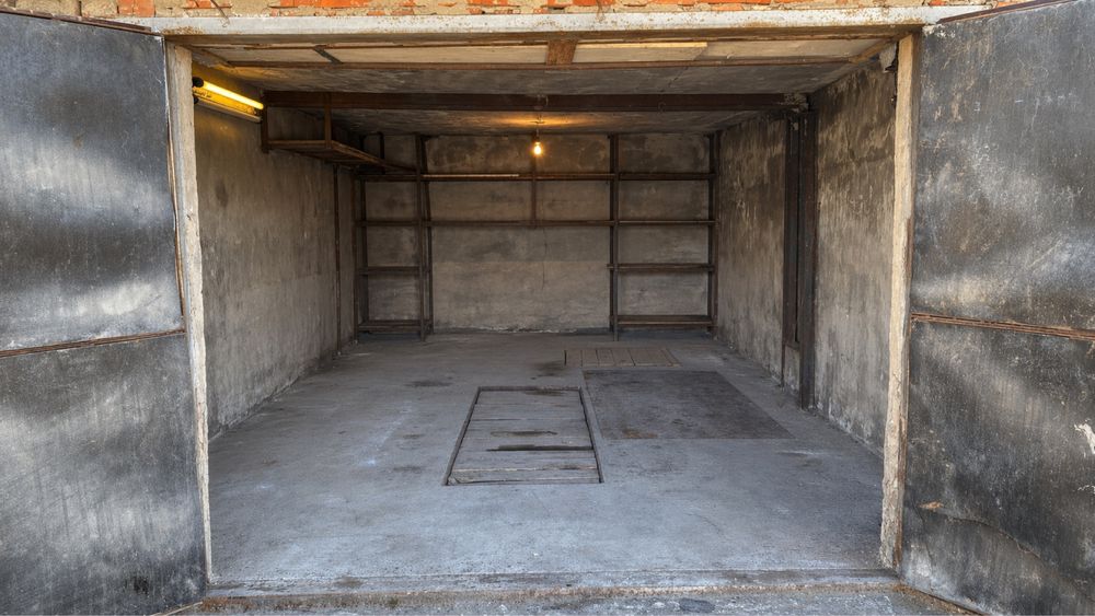 Продается гараж 11общество