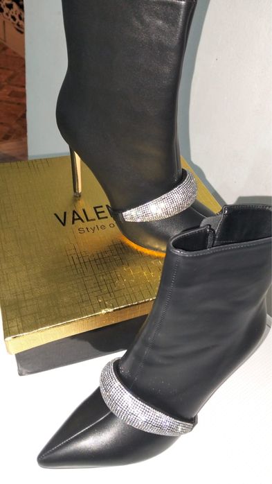 Туфли новые Valentina 38 размер