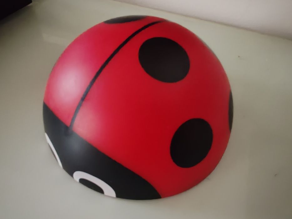 Buburuza solara ikea gărgăriță rosu cu negru