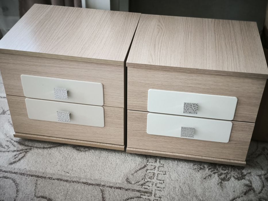 Тумбочки прикроватные