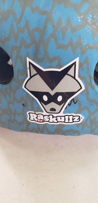 Каска за момче 5 , 6 годишни размер S, марка разкул , със забележки