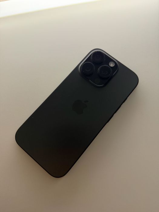 Продам Айфон 16 про