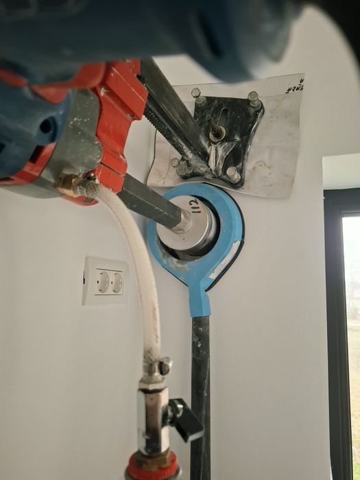 Servicii carotre (găurire)