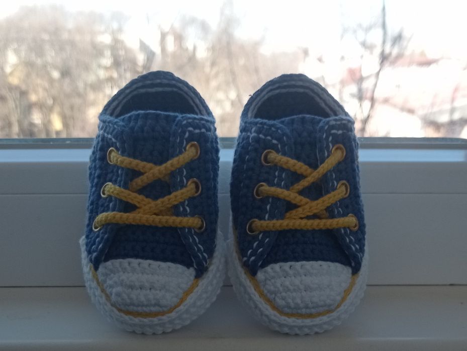 Плетени бебешки маратонки