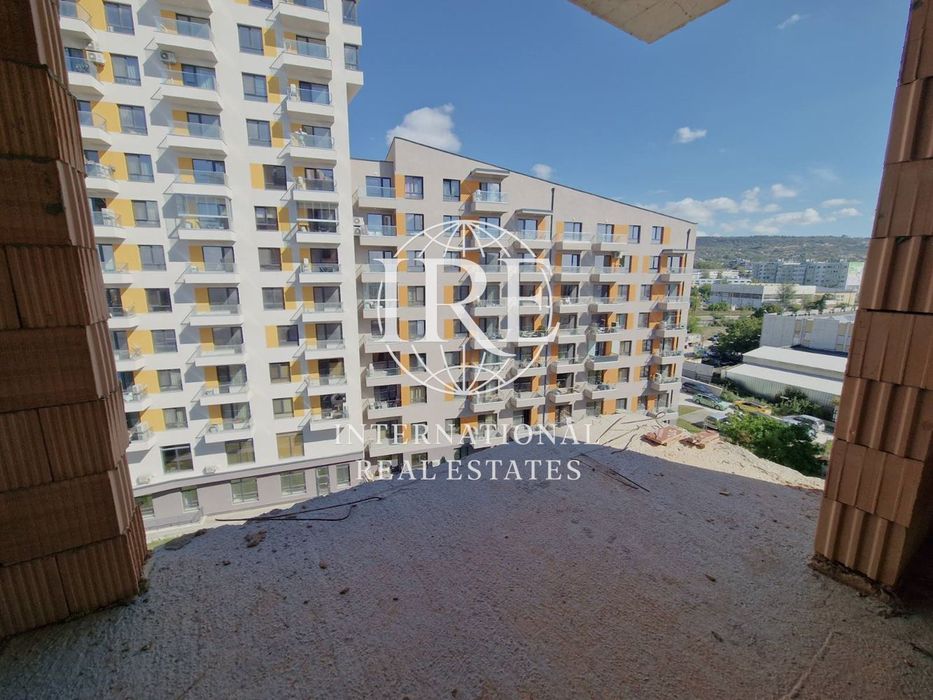 Ексклузивно! International Real Estates (IRE) представя: Двустаен апа