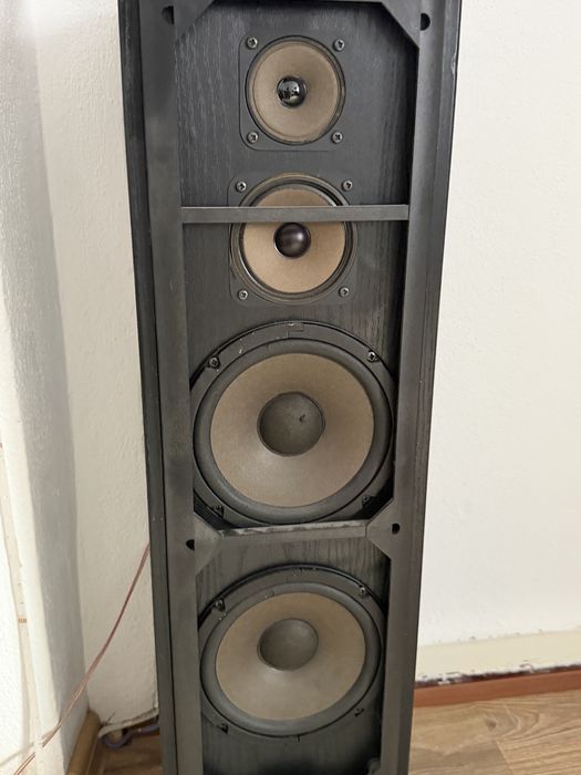 Vand boxe audio
