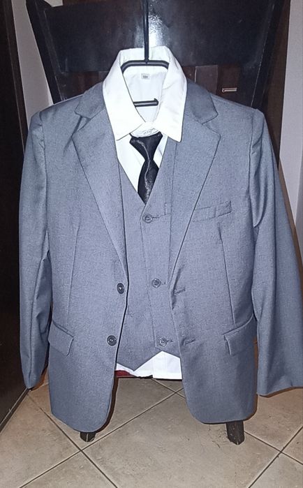 6 части нов официален костюм 12-14 г. 158-160см; 9-10 г. 134-140