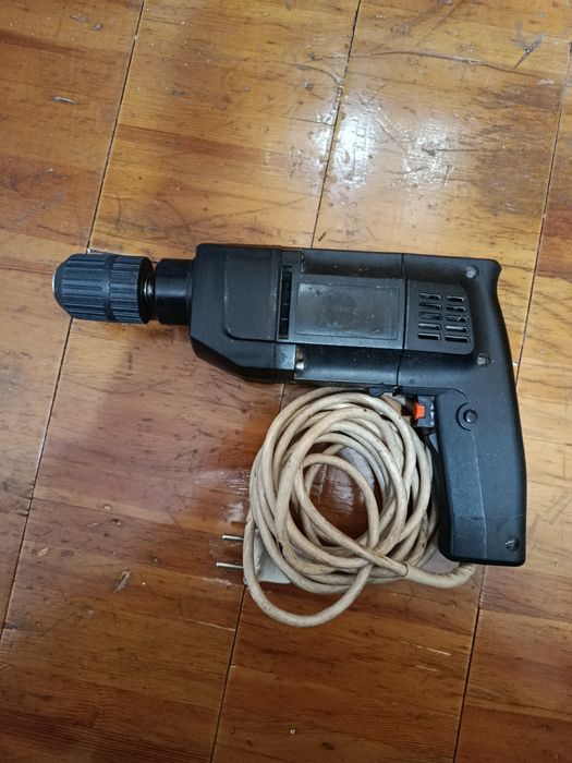 Продаётся электрическая дрель Ритм.