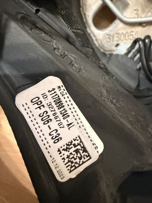 Vand volan Volkswagen R line,nou, mmodeo teşit cu padele si incalzire