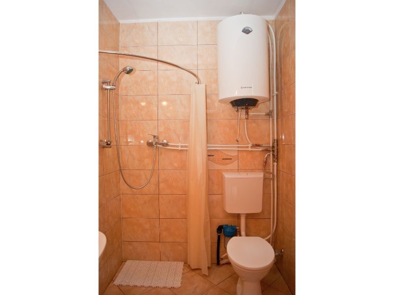 Cabana de inchiriat cu ciubar cu jacuzzi la 40 km de CJ