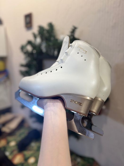 Коньки для фигурного катания