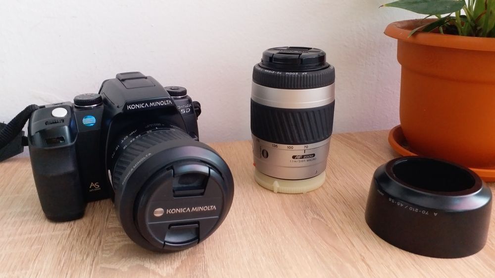 DSLR MINOLTA Dynax 5D- kit extins