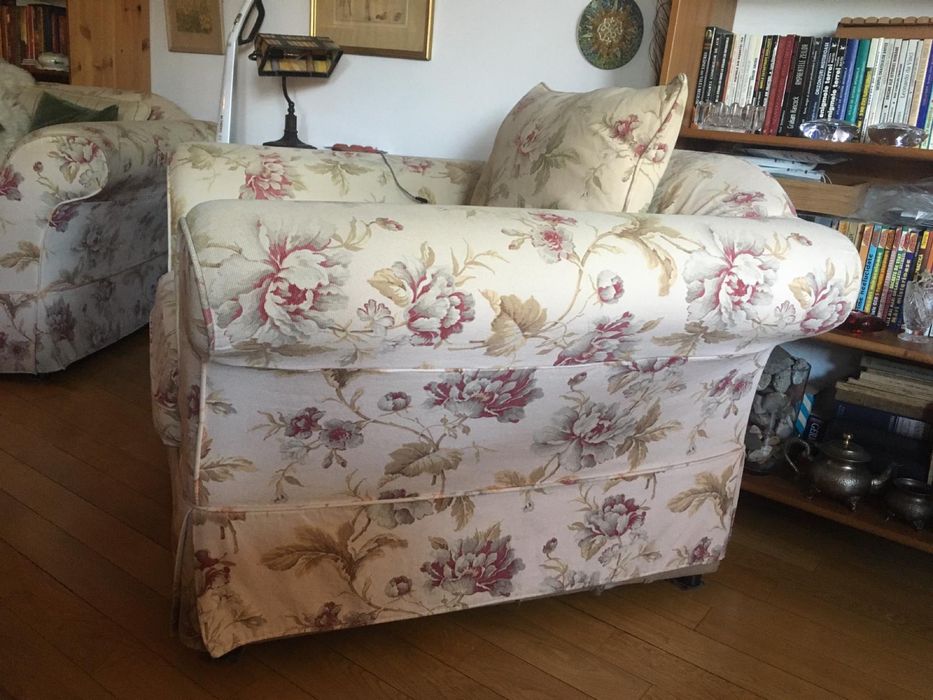 Set canapea cu 2 fotolii si puf