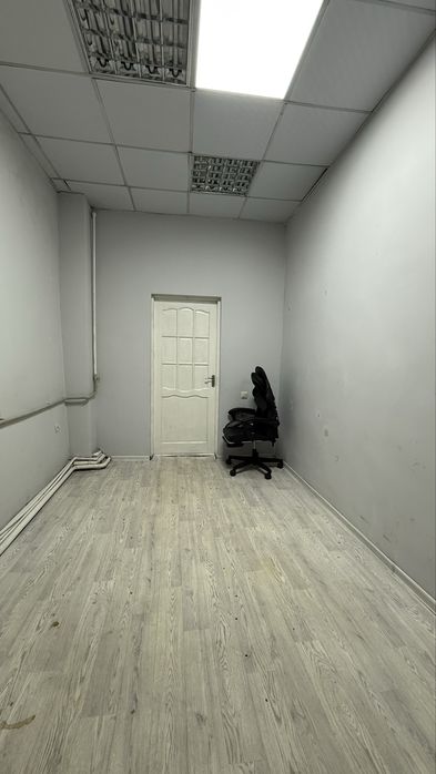 Под маникюрный или ресницы