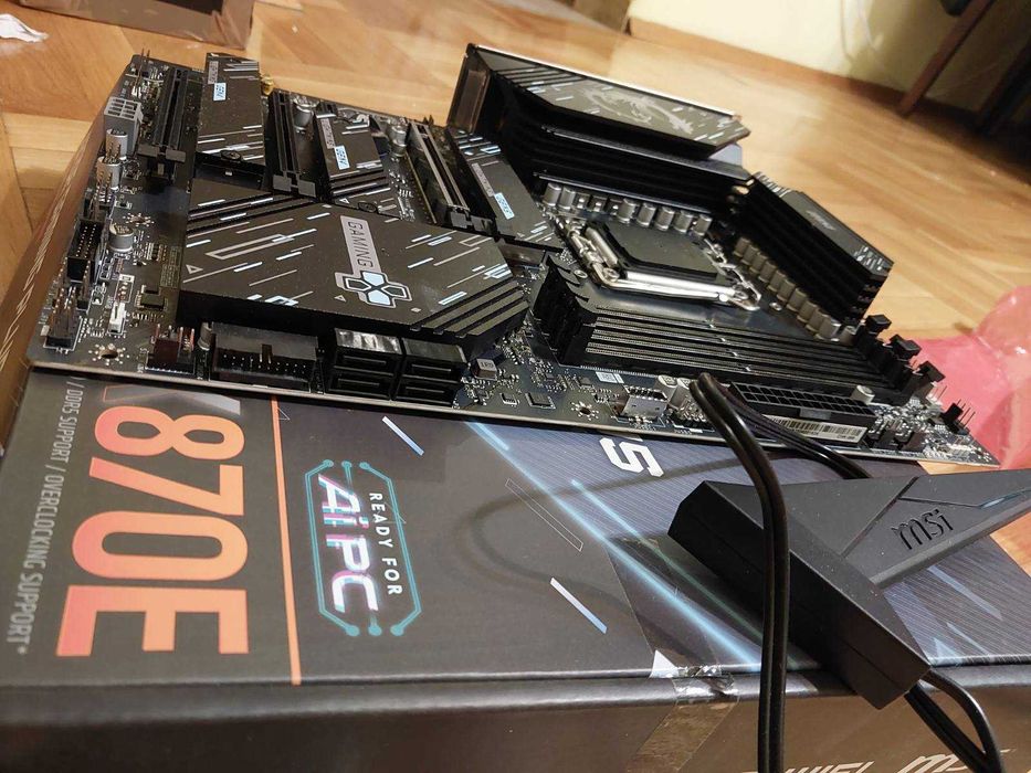 AMD Ryzen 9 7950X3D + MSI X870E Gaming Plus Wi-Fi
