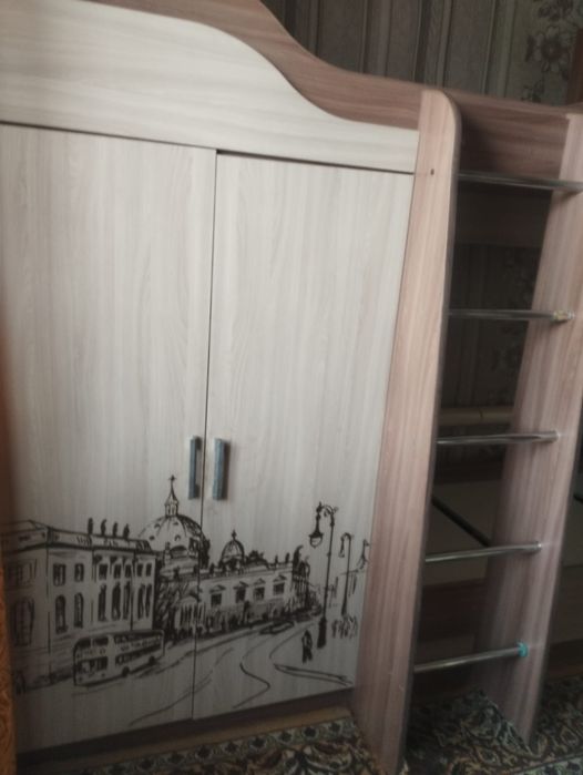 Продам двухъярусную кровать