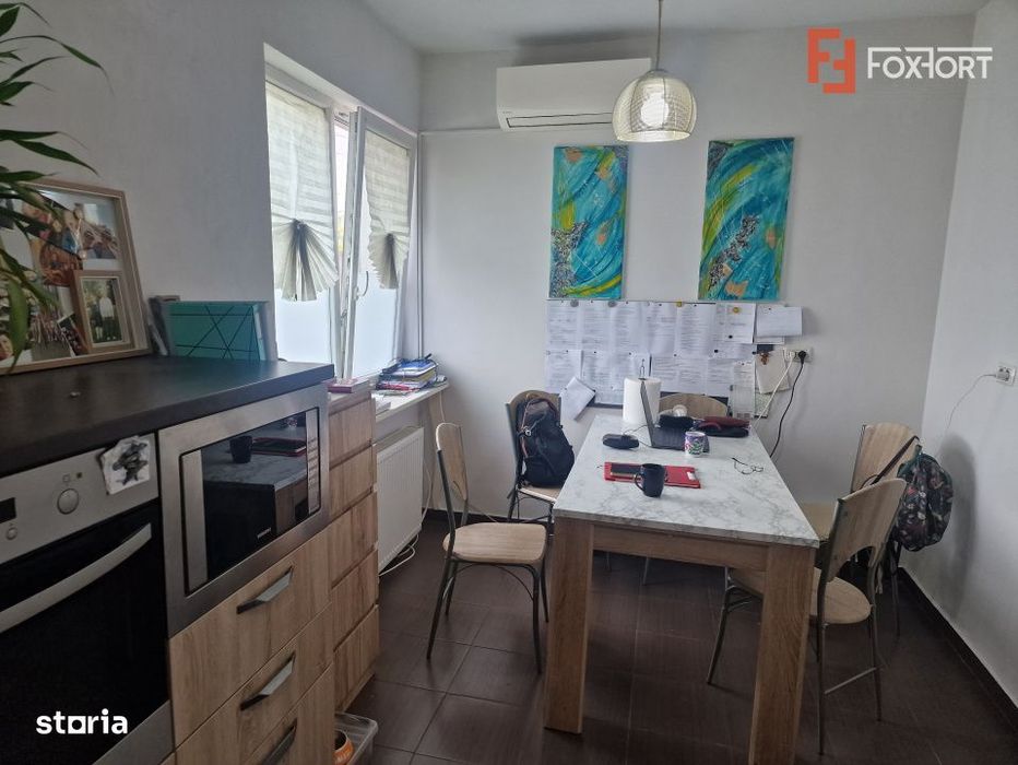 Duplex de vanzare cu 4 camere, cu teren de 303 mp, Ghiroda