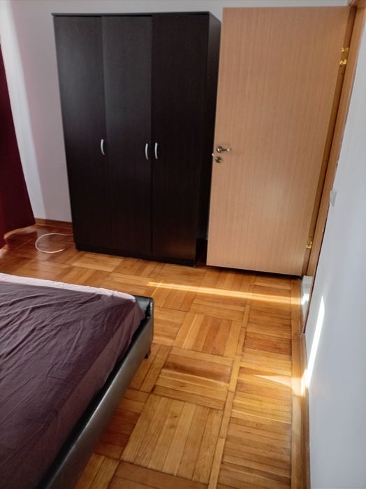 Închiriez apartament