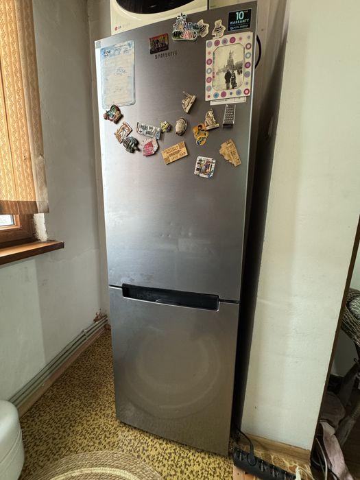 Продается холодильник Самсунг ,