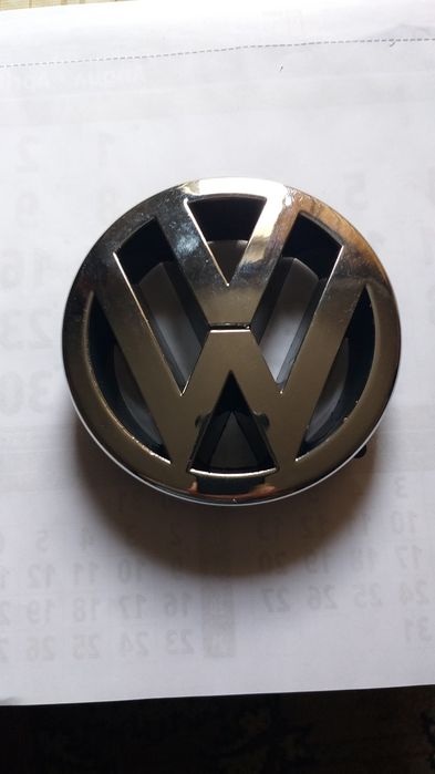 Емблема за решетката на голф 5 от 2004г до 2008г. 12.5см.