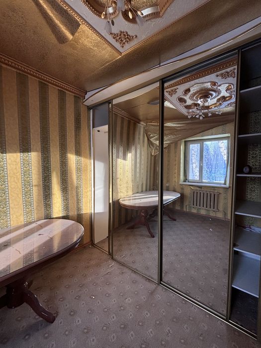 Зеркальные двери от шкафа-купе