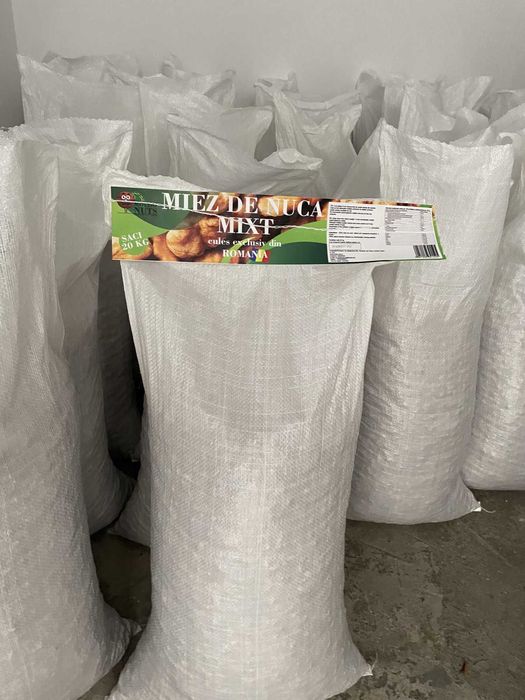 Miez de Nuca stoc permanent mixt jumătăți