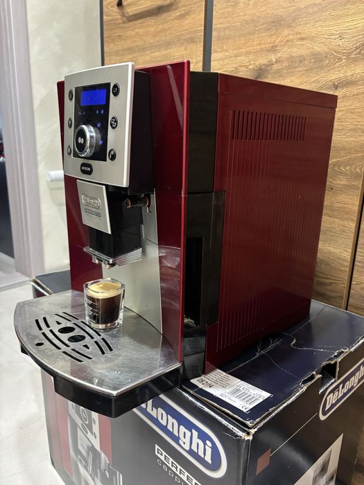 Кафеавтомат Delonghi perfecta cappuccino ESAM5550.ar