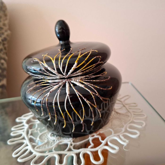 Бонбониера цветно стъкло, ръчно рисувана, Чехия