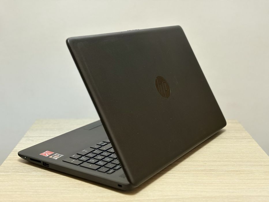 Laptop hp ryzen , 8gb ram , windows 11 impecabil