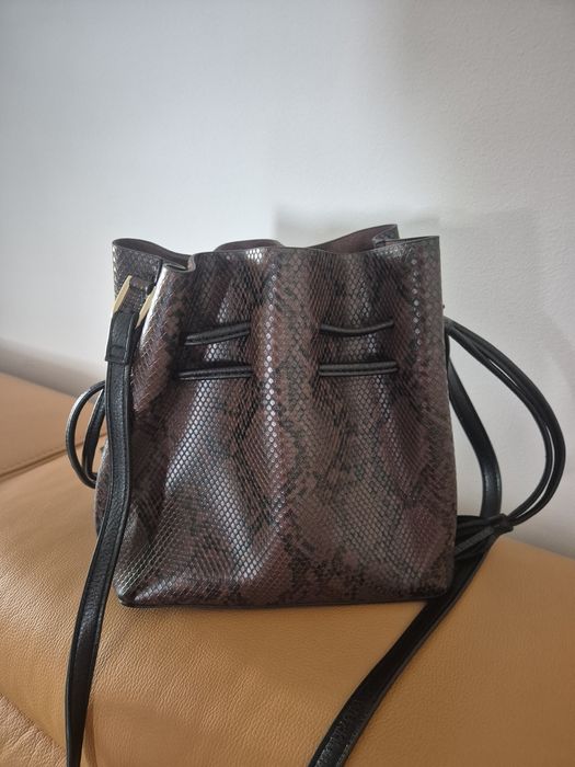 Vand genți impecabile, de firma, unele piele naturala,modele deosebite