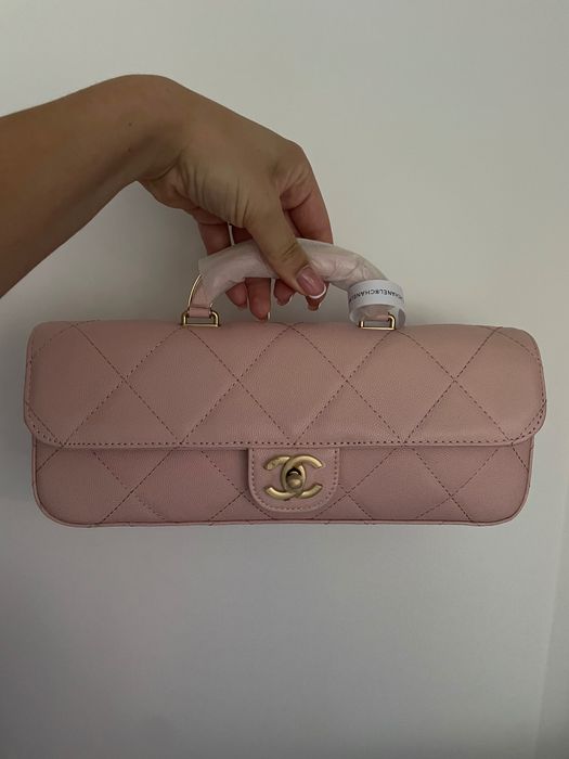 CHANEL чанта тип багета