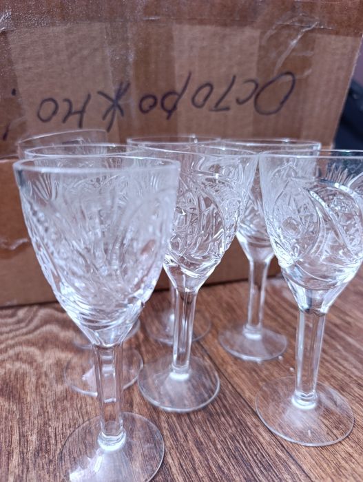 Хрустальные рюмки