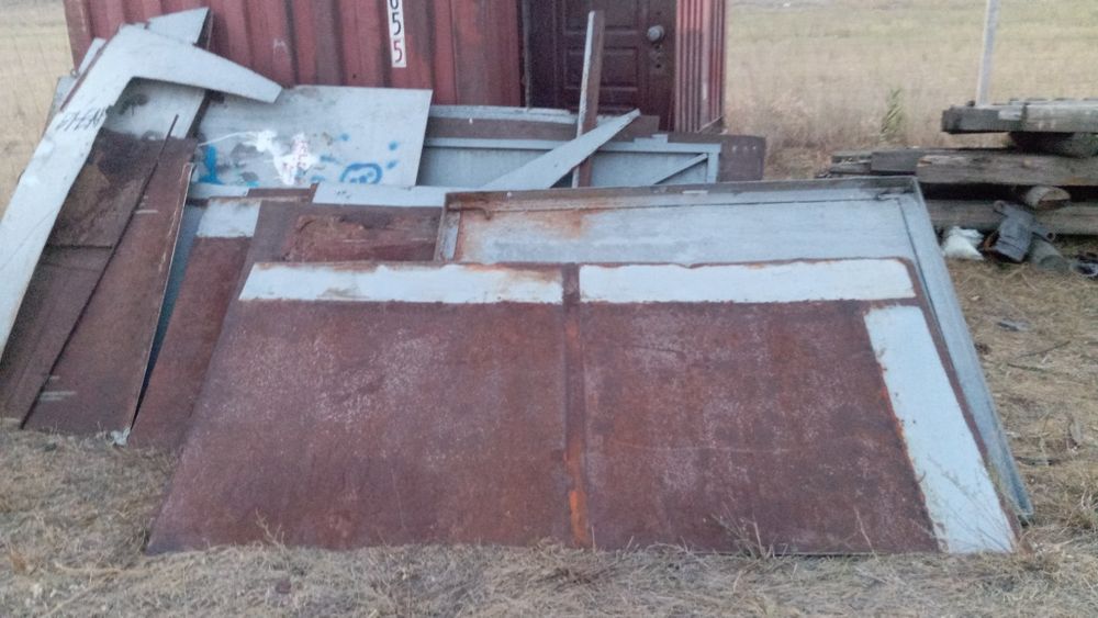Продам железо листовое , гаражное