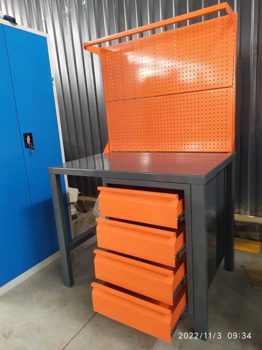 Металлические слесарные верстаки