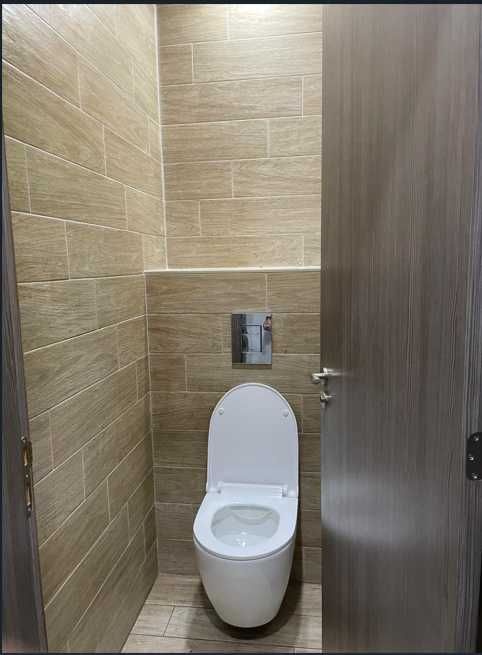 Дава се под наем Тристаен апартамент в Варна, Център - 160 кв.м за 1100 € - Снимка #16