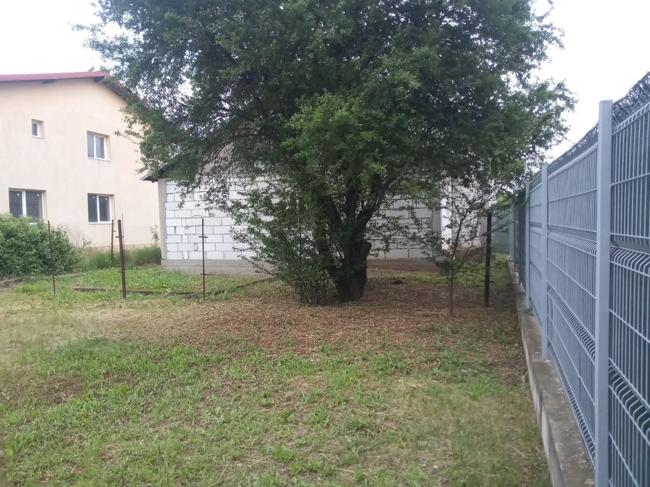 Teren si casa  Ciorogarla langa manastirea Samurcasesti
