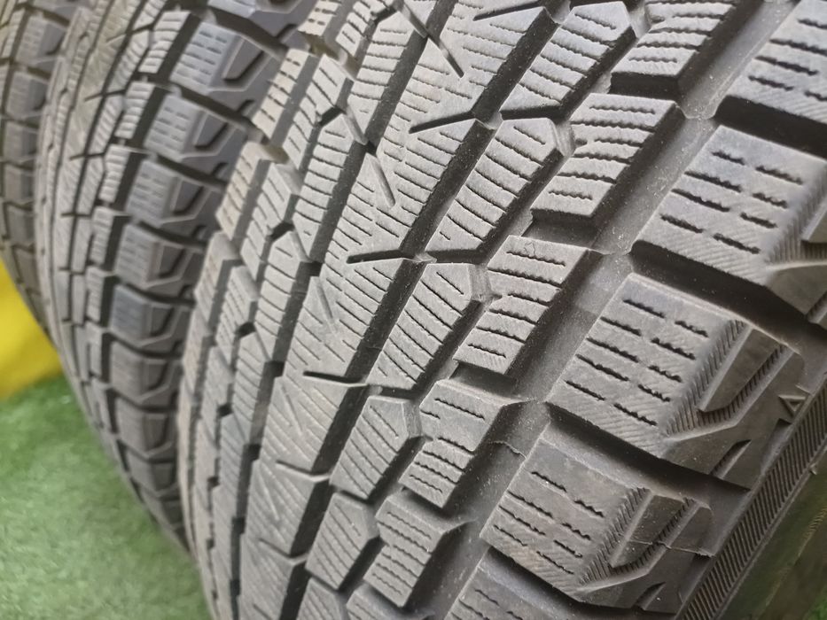 Шины 225/65 R17 YOKOHAMA комплект.