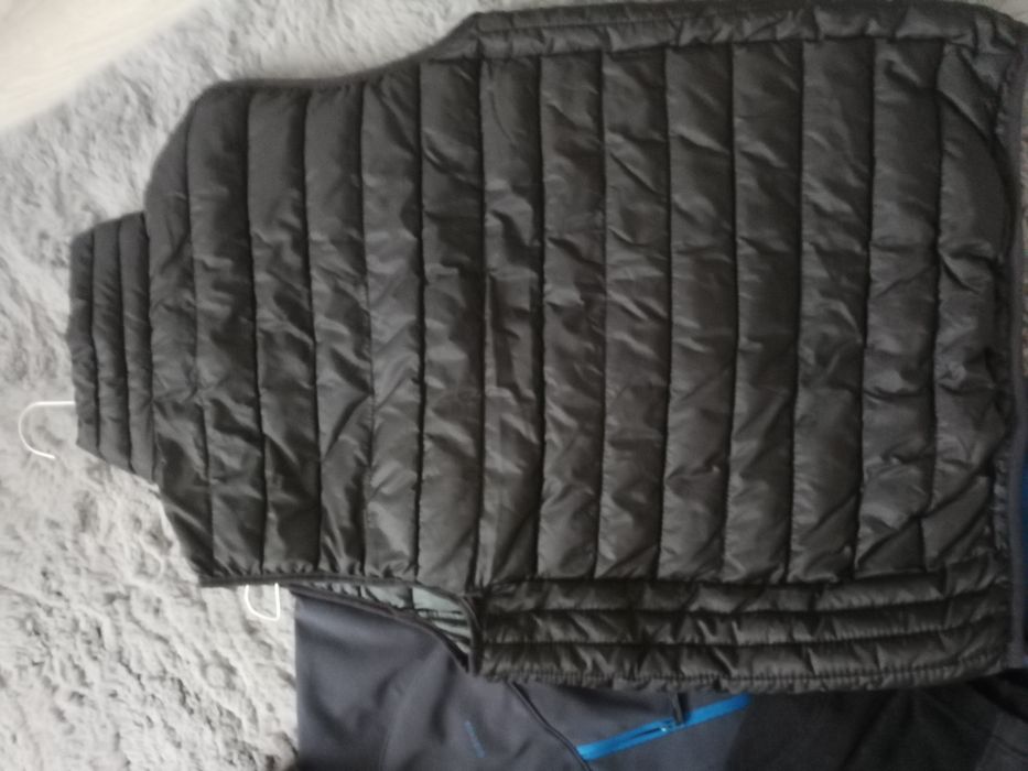 Lot haine sport:Geaca sport, vesta, polar 8-10ani