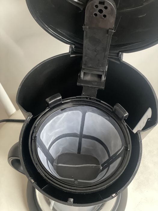 Продам кофеварку новая