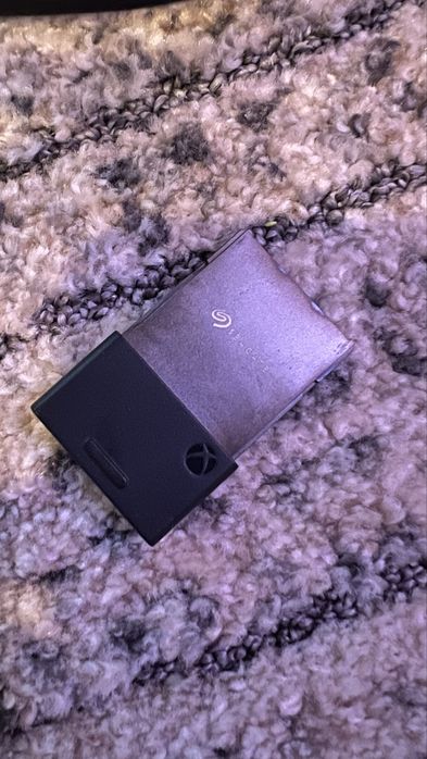 Xbox Series X + 1TB + 2 controllere + stand, stare impecabilă