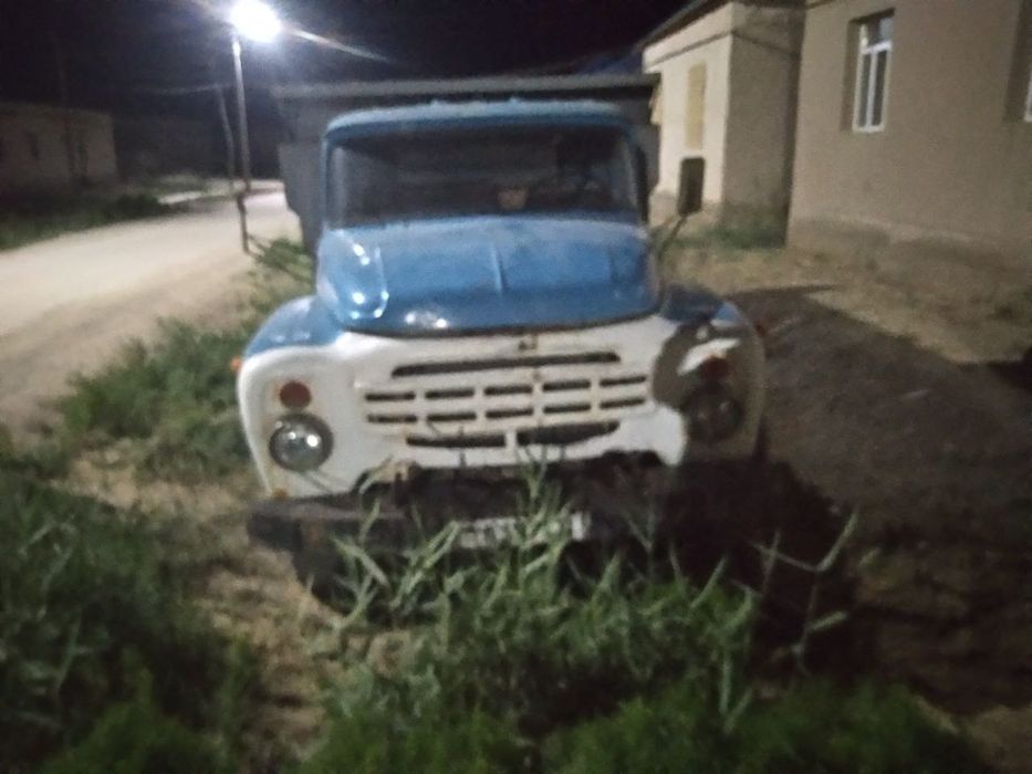 Зил машын бар сатылады